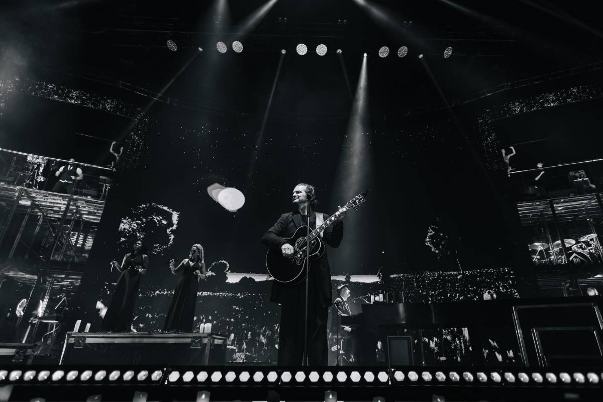 BLANCO Y NEGRO, UNA GIRA SOLITARIA CON PASO FIRME