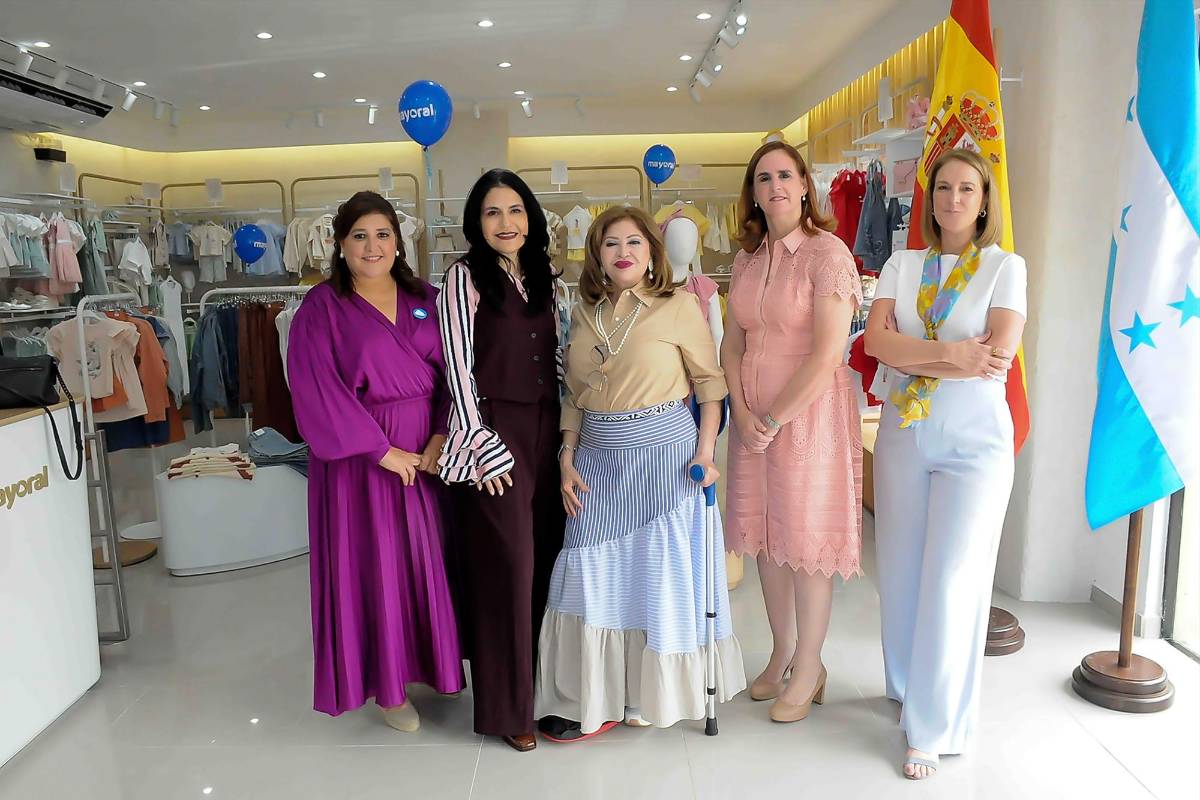 Mariela Illescas, Claudia Kattán, Maritza Lara, María Isabel Rodríguez y Nora Schmidt.