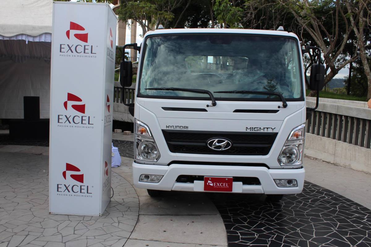¡EXCEL a través de su marca Hyundai Vehículos Comerciales presentó su nueva línea de camiones grandes EX!