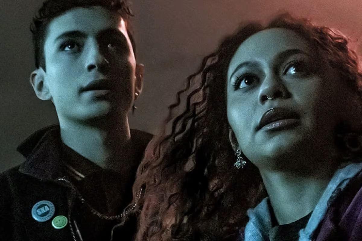 Netflix: Los detectives difuntos - 25 de abril, ¿Un fantasma fastidioso te está complicando la vida? ¿Un demonio se robó tus recuerdos más preciados? Siempre puedes acudir a los Detectives Difuntos.