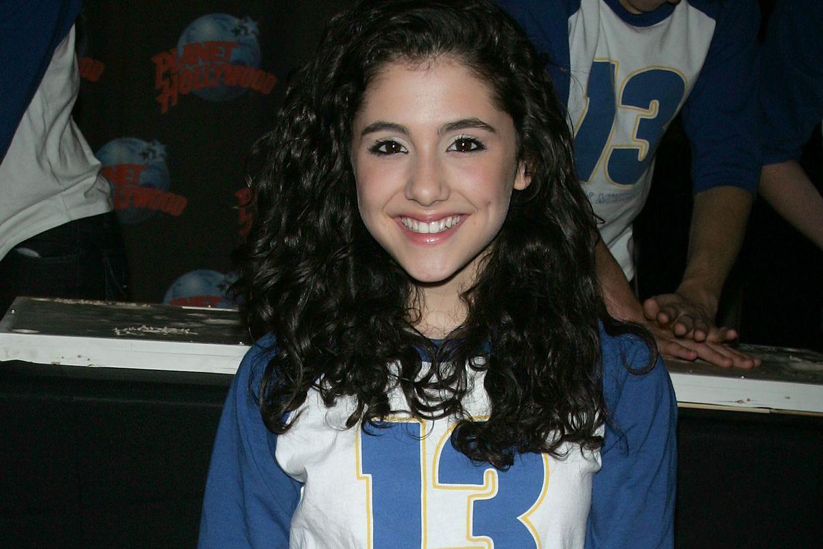 Su carrera profesional inició oficialmente en 2008 con su debut en la producción de Broadway <i>13</i>, interpretando el papel de Charlotte. Su actuación fue premiada por la Asociación Nacional de Teatro Juvenil. 