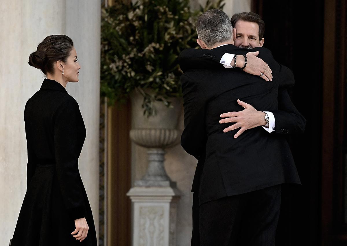 El príncipe Pablo de Grecia recibe a los reyes de España, Felipe y Letizia