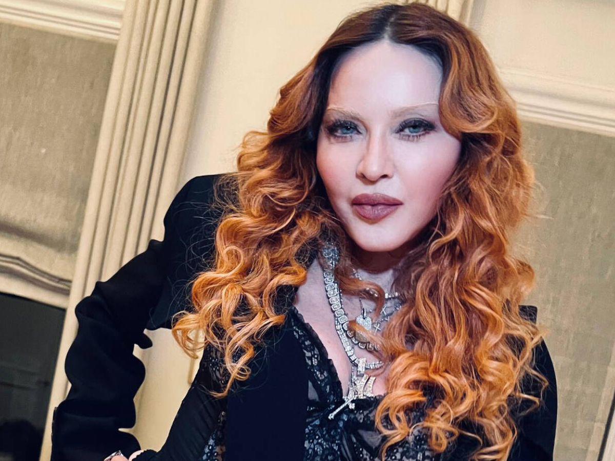 <b>Madonna</b>La reina del pop sigue una dieta macrobiótica que prohíbe el consumo de carnes, huevos, lácteos y derivados del trigo. La artista se alimenta principalmente de jugos, frutas, verduras y semillas como la quinoa.