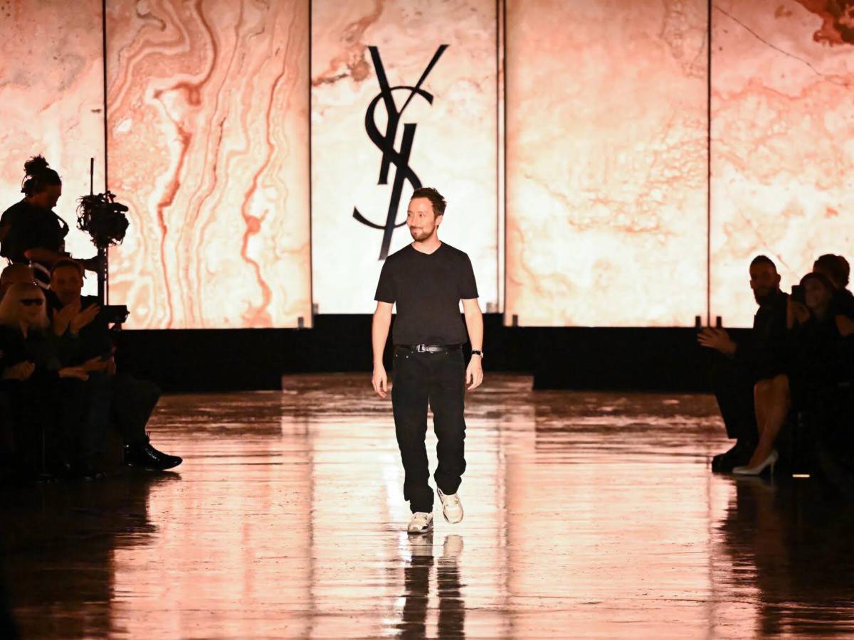 Anthony Vaccarello deja Saint Laurent