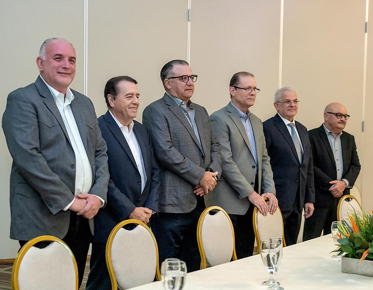 Santiago Ruiz, Manuel Venancio Bueso, Emilio Medina, Ernesto Lardizabal, José Ramón Bueso y Juan Ramón Murillo.