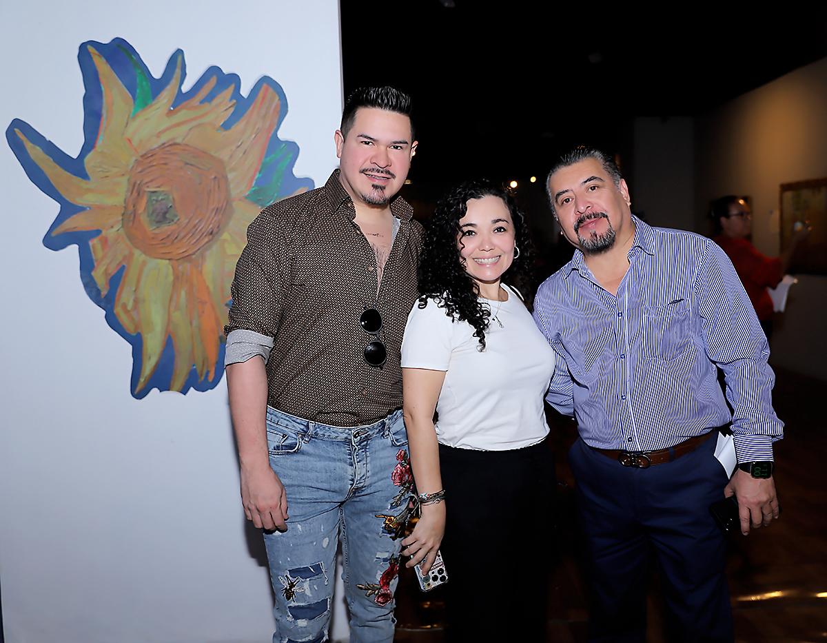 Douglas Padgett, Shirley Paz y Efraín Cárdenas.