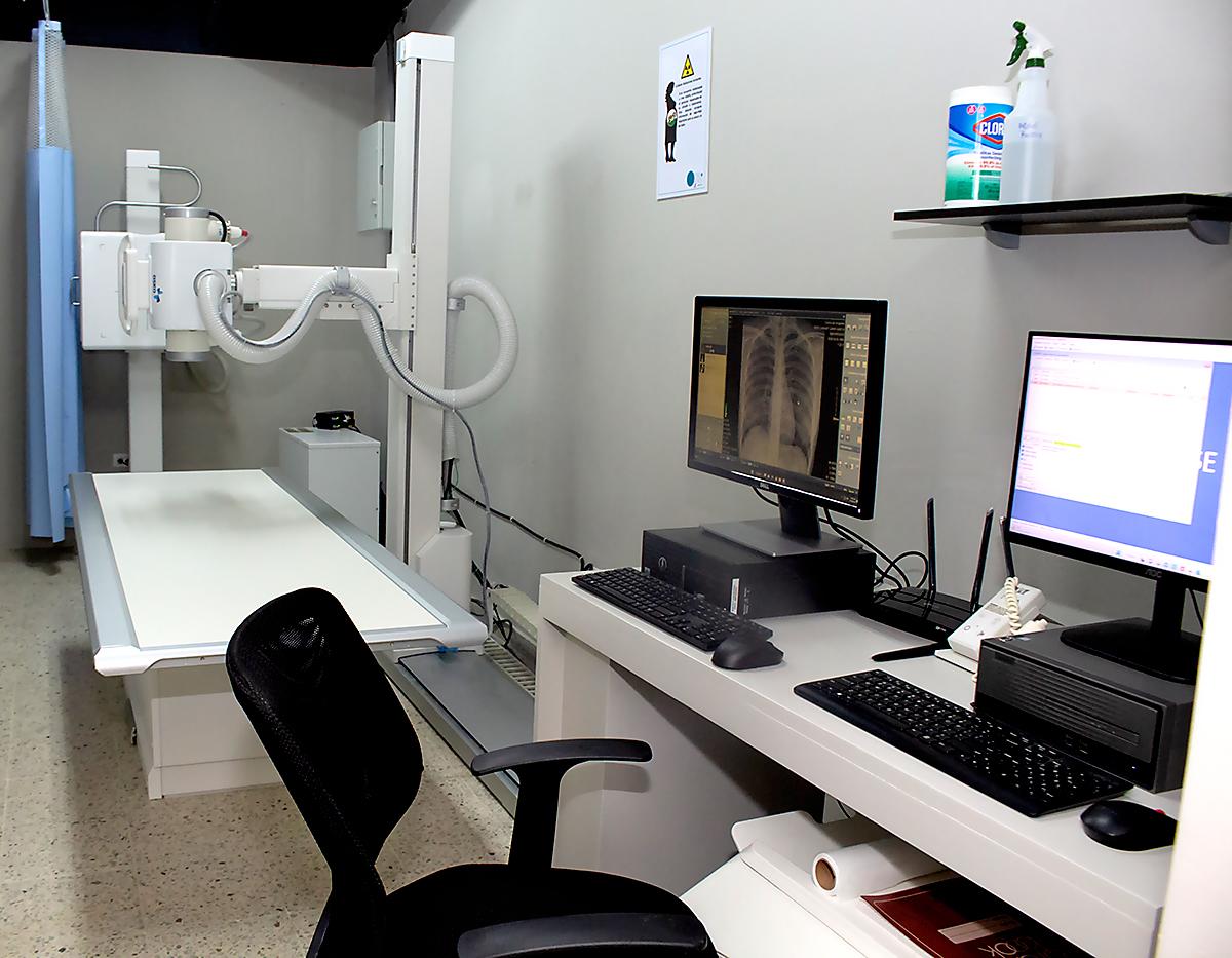 Sala de densitometría ósea y electrocardiograma.