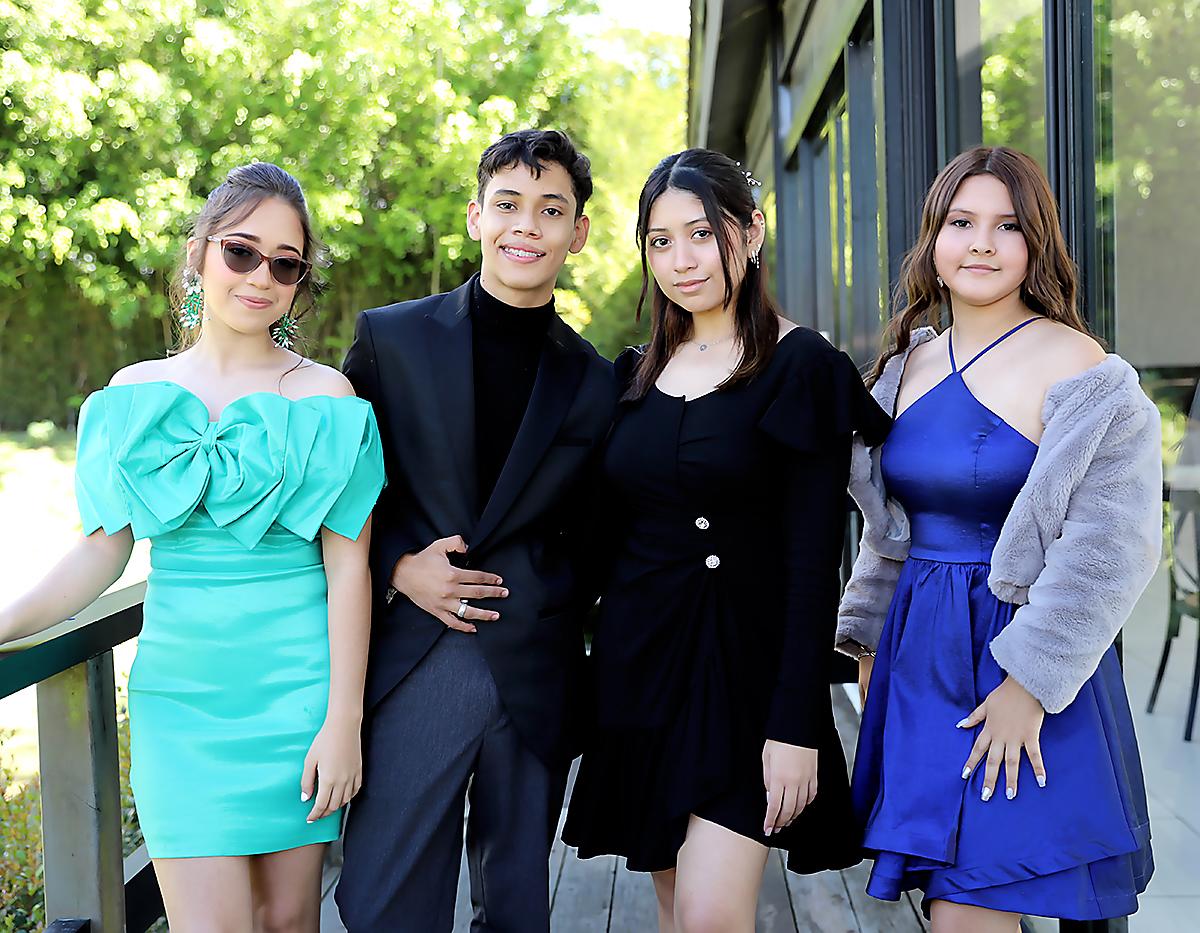 Valeria Irías, Fernando Cabrera, Andrea Mejía y Valeria Argueta