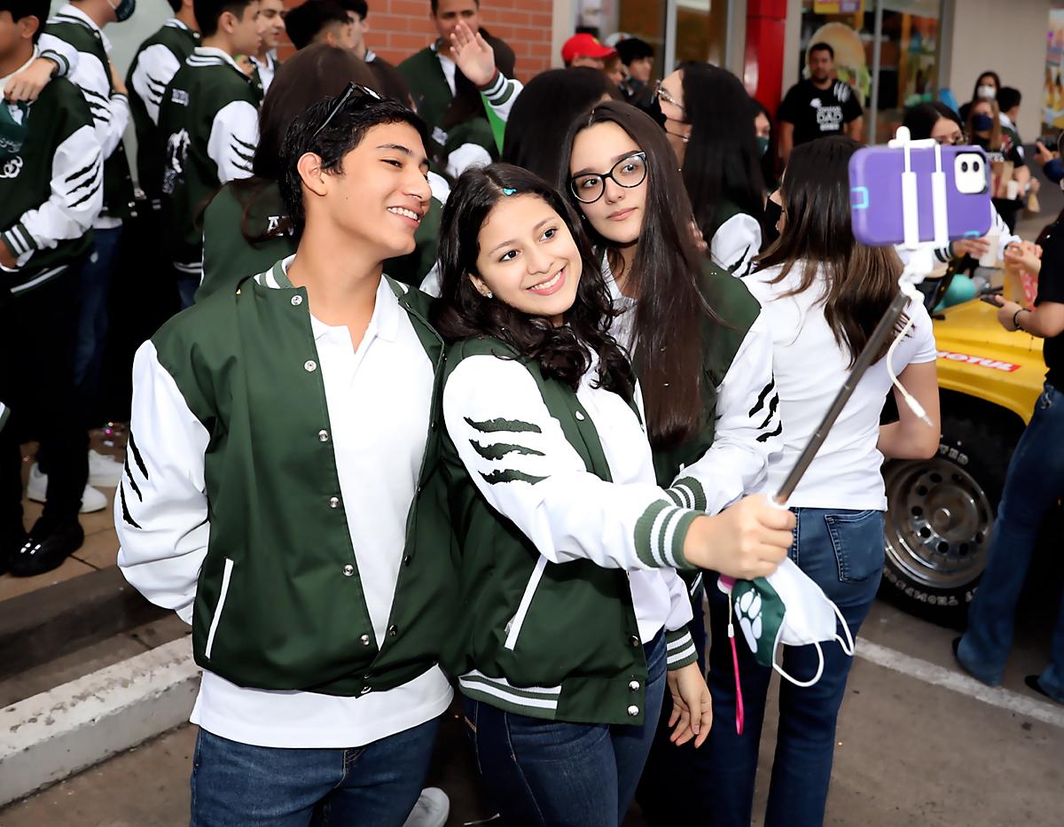 Isaac Padilla, Anna Barahona y Gloria Pineda