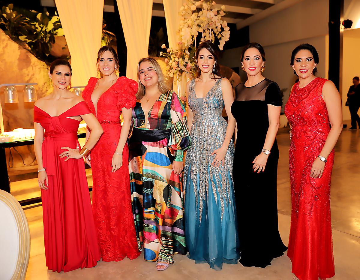 Maye Navarrete, Alía Kafati, Adriana Perez, Daniela Misas, Karine y Nicole Niño