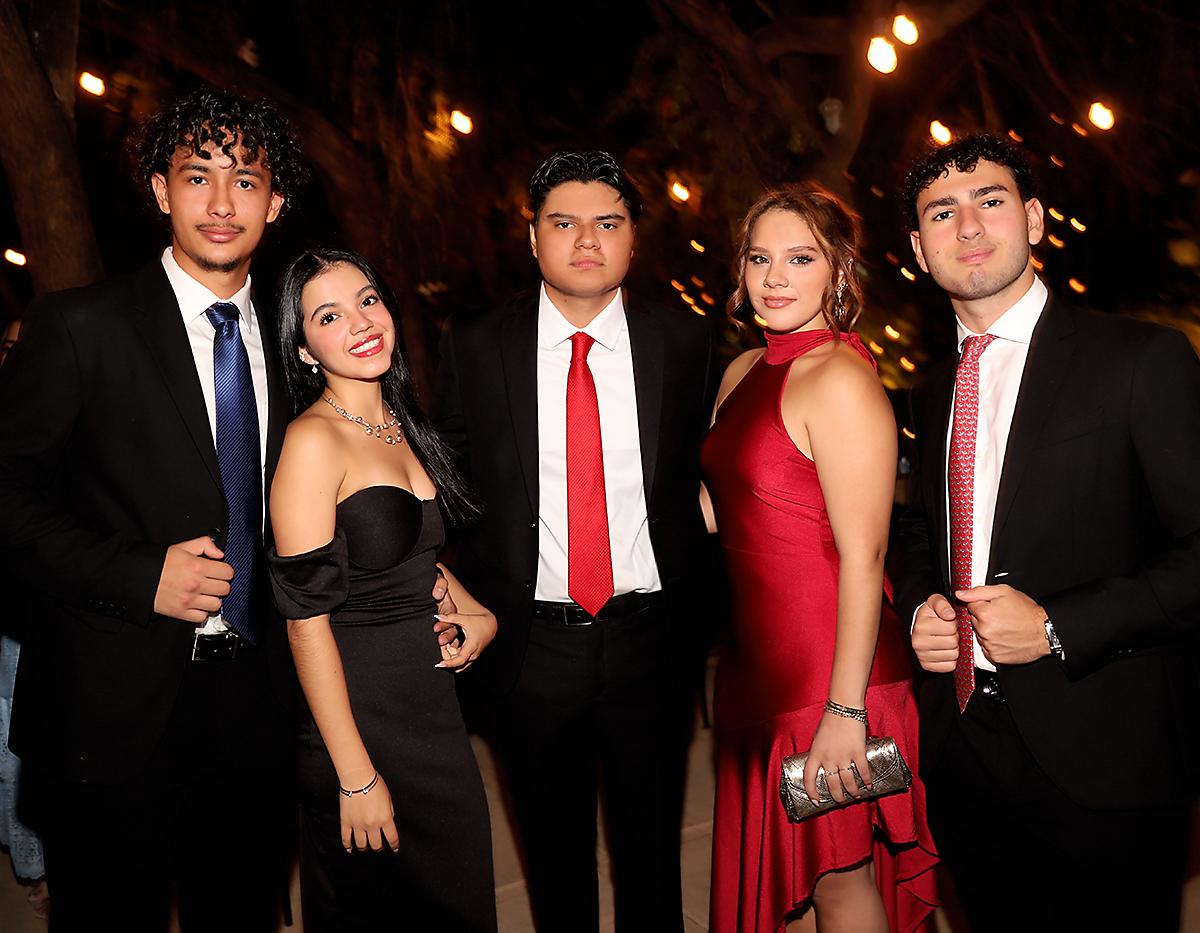 Victor Ordóñez, Sury Cruz, Antonio Melara, Antonella Pérez y Christopher Schuverer.