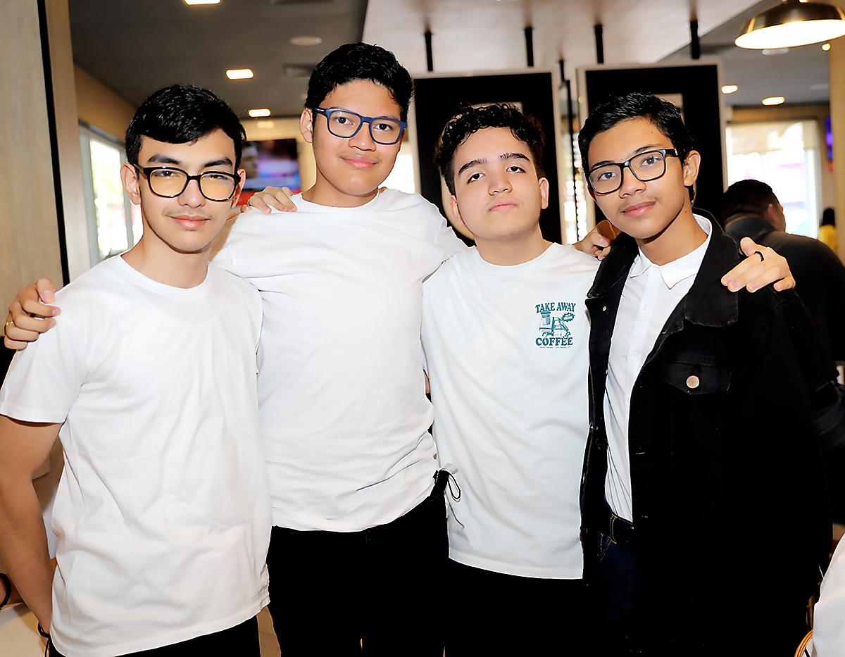 Eduardo Olmedo, Dereck Pineda, Alex e Ian Pérez