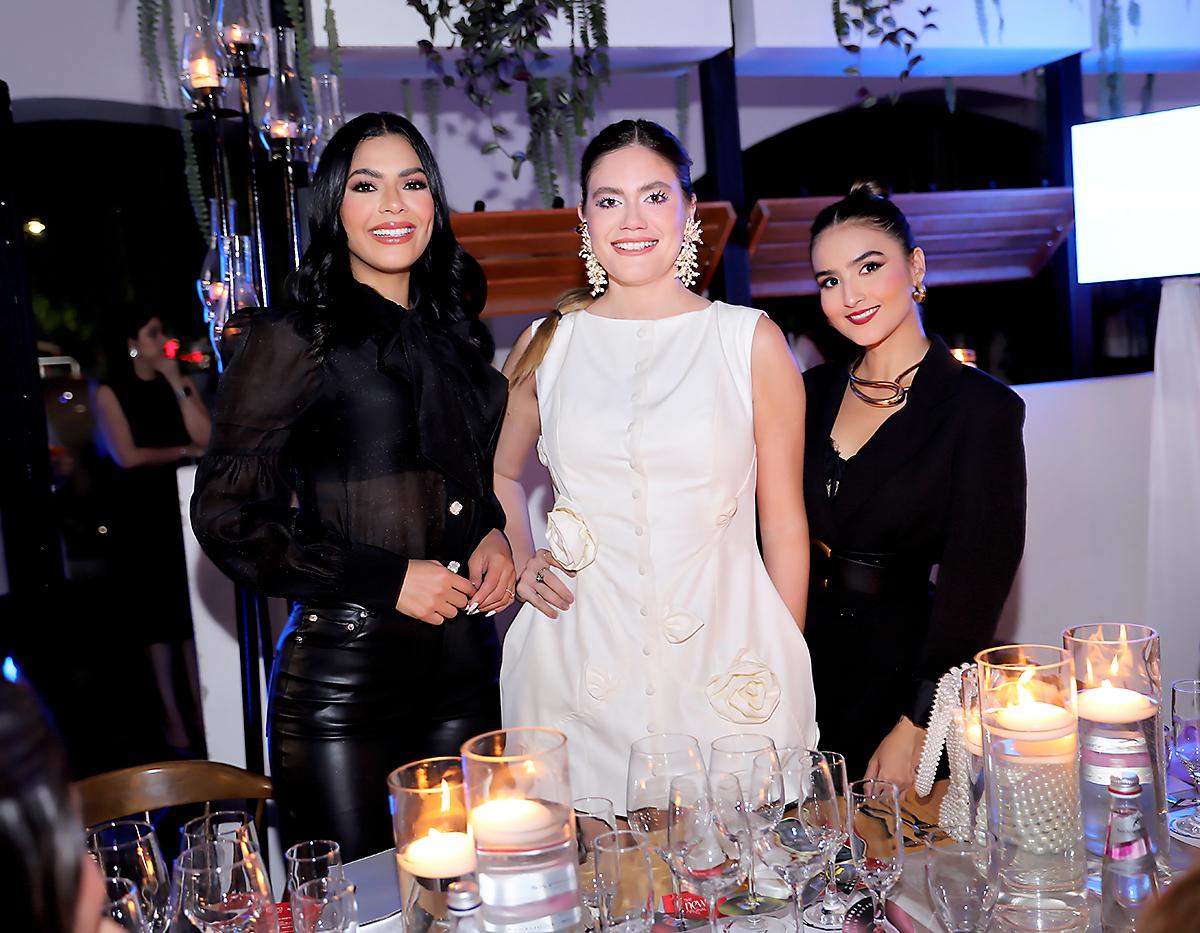 Loren Mercadal, Marisa Chávez y Gabriela Galeas