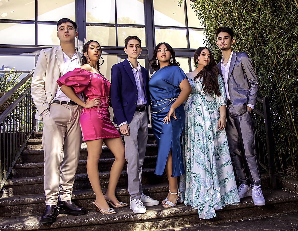Risas, diversión, recuerdos y un delicioso brunch compartieron los alumnos de último año de Academia Cristiana Internacional, quienes se reunieron en el restaurante La Cumbre. En la imagen: Luis Robelo, Natalie Suazo, Alejandro Lagos, Abigail Barrios, Emily Rivera y Abner Espinal.