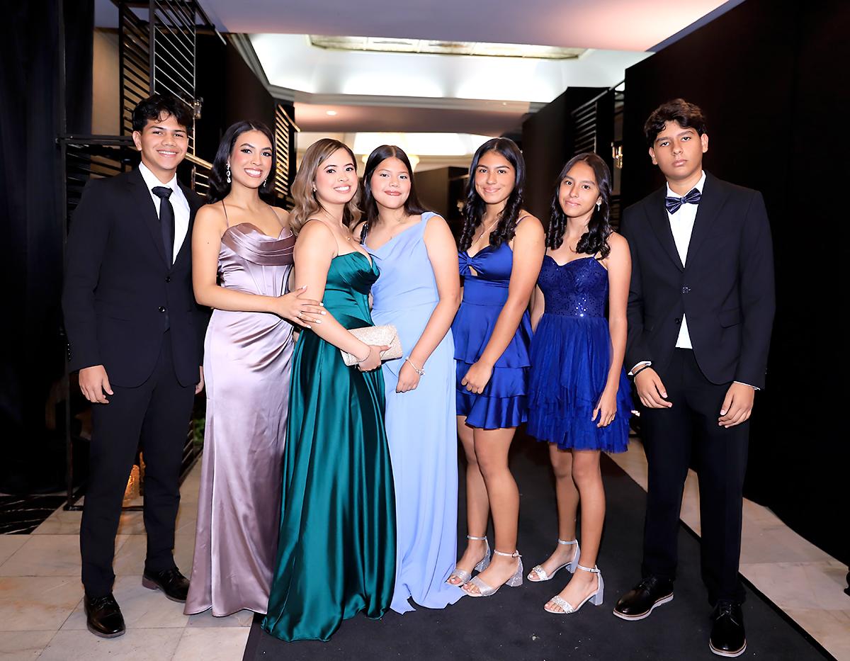 Fiesta de la prom 2025 de DelCampo School