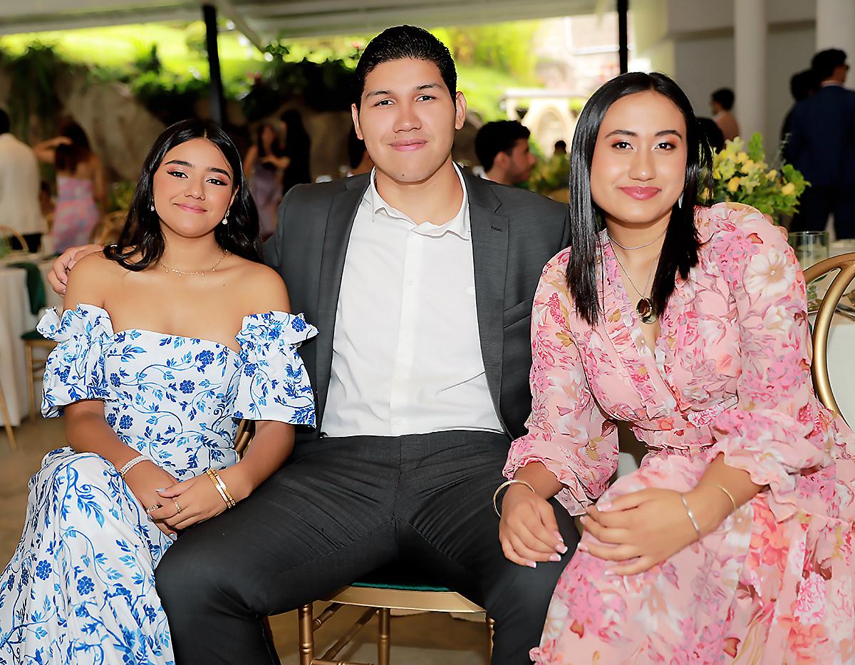 Stephany Díaz, Javier Ramírez y María José León.