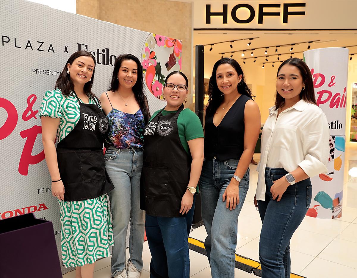 Andrea Welchez, Eilee Mejía, Natalia Ramos, María Sosa y Esther Rodríguez