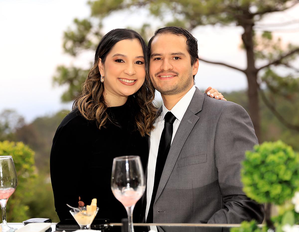 Ayleen Giron y Eduardo Zepeda