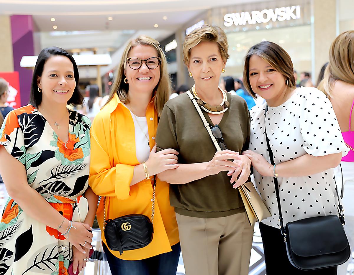 Lastenia Callejas, Bianka Culotta, Anamaría Durón y Lucía Durón