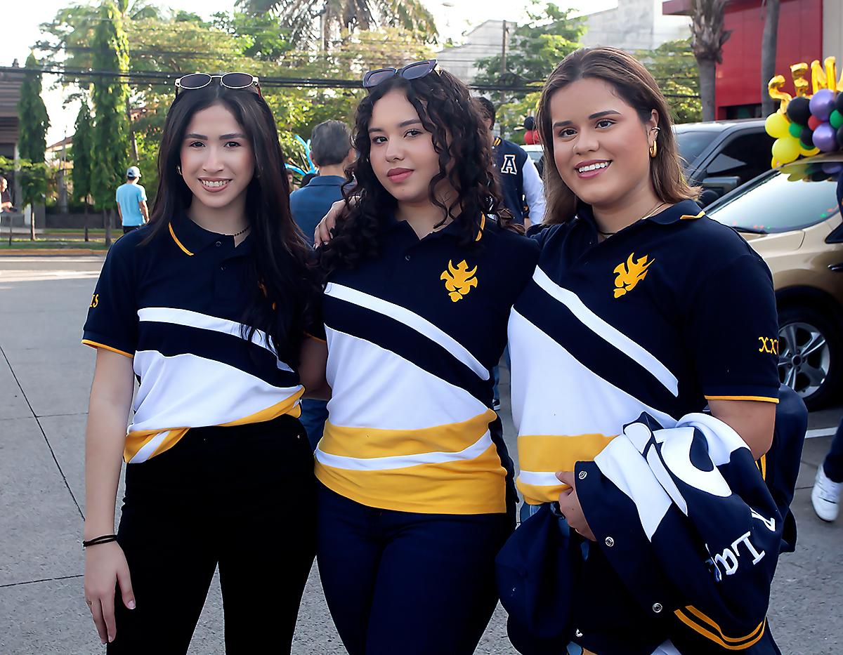 Lidia Ayala, Ana Figueroa y Sophia Rápalo