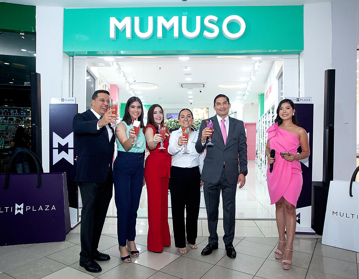 Rolando Archila, Eva Lemus, Camila García, Fernanda Pineda y Manuel Meléndez.