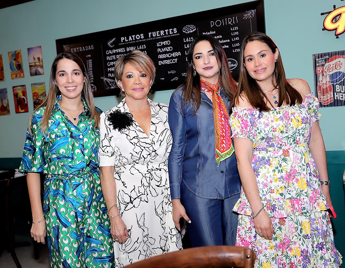 Carmen de la Vega, Ana de Badiola, Stephanie Rodríguez y Sofía Maldonado