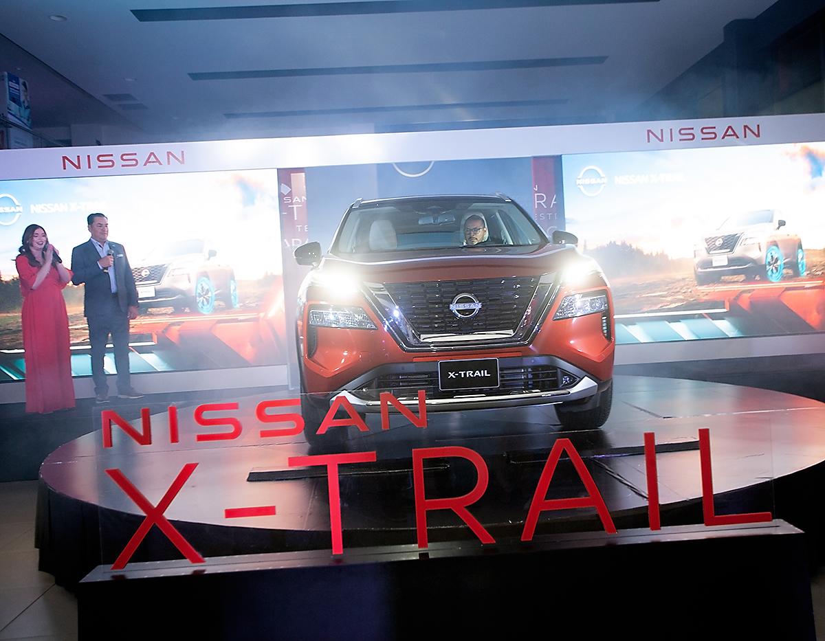 Memento en el que José Roberto Renderos, director de marca Nissan Honduras, presenta la nueva Nissan X-Trail 2023.