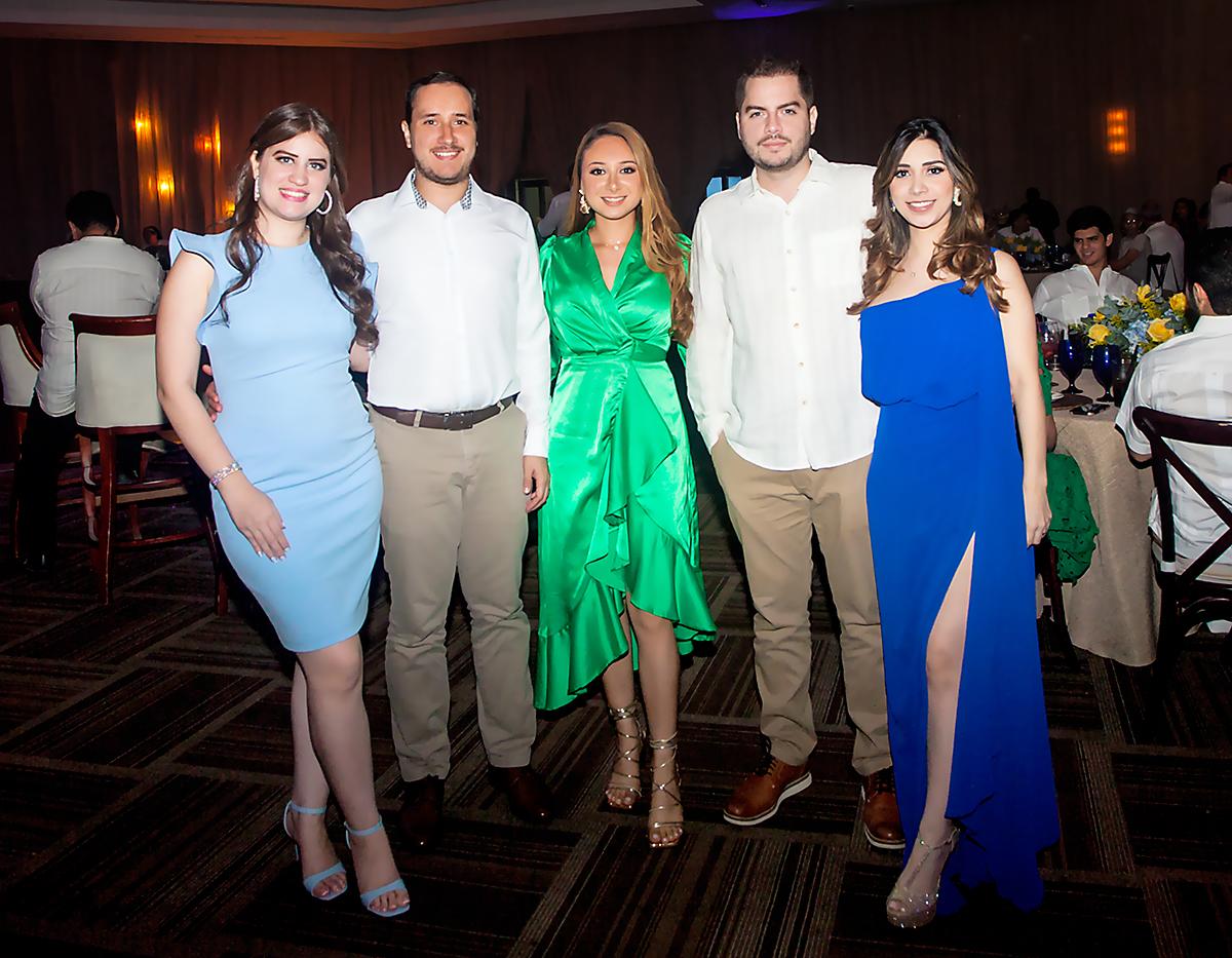 Deafhne Izaguirre, Moisés Orellana, Ashley Jerezano, Diego Enamorado y Gabriela Leiva.