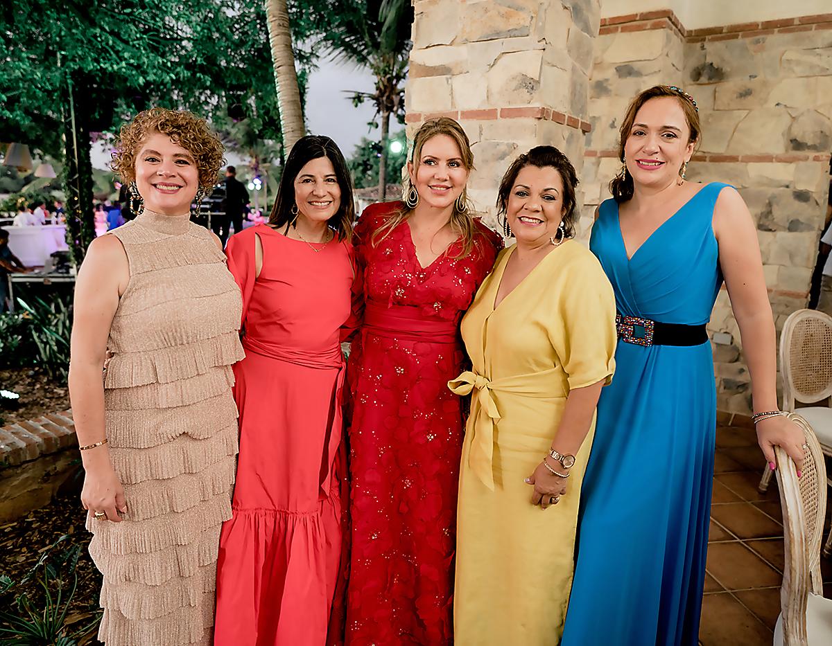 Alexa Rodríguez, Emma Sandoval, Flavia Corriols, Edda Espinal y Carolina Varela