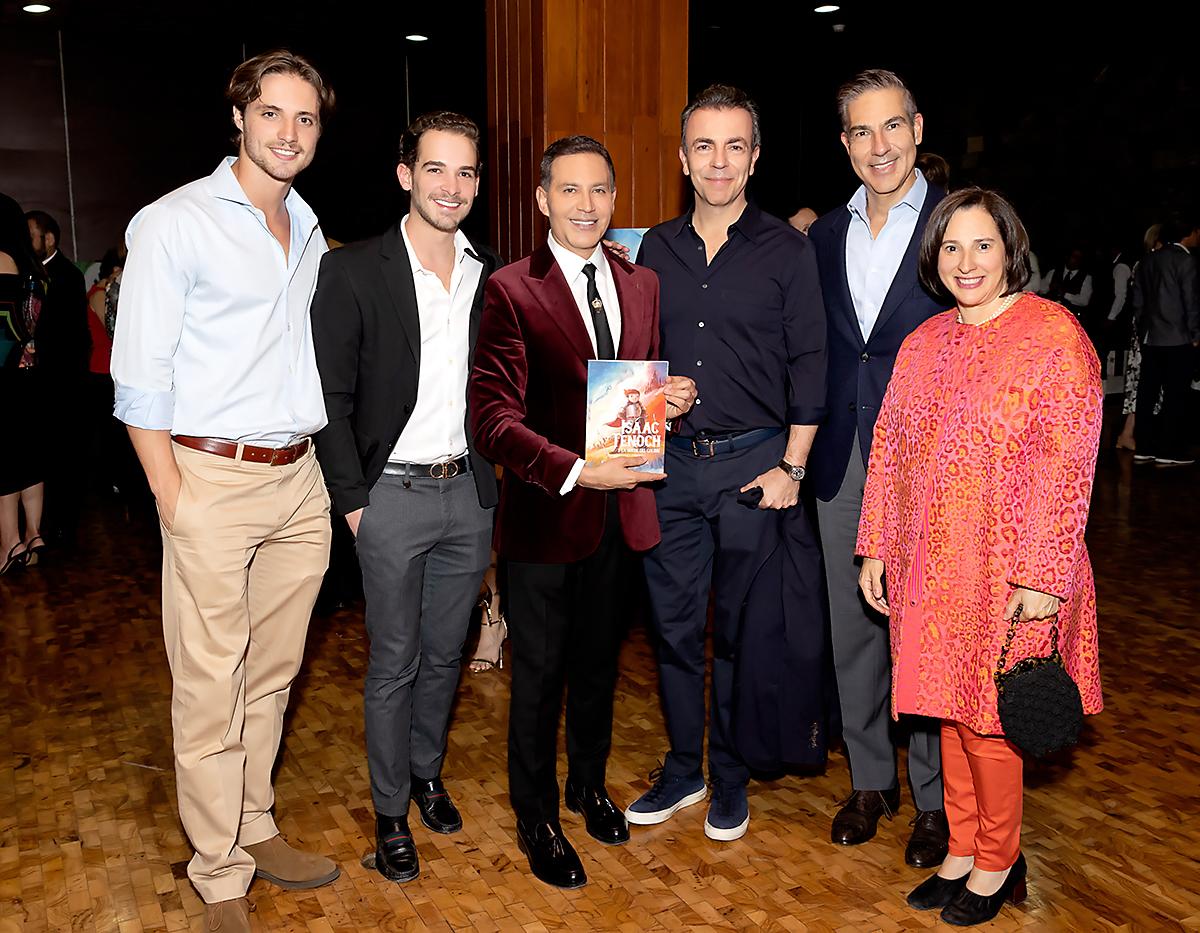Gabriel Rivera-Barraza, Alejandro Ramírez, Arturo López Martin y Pamela Guzmán de López.