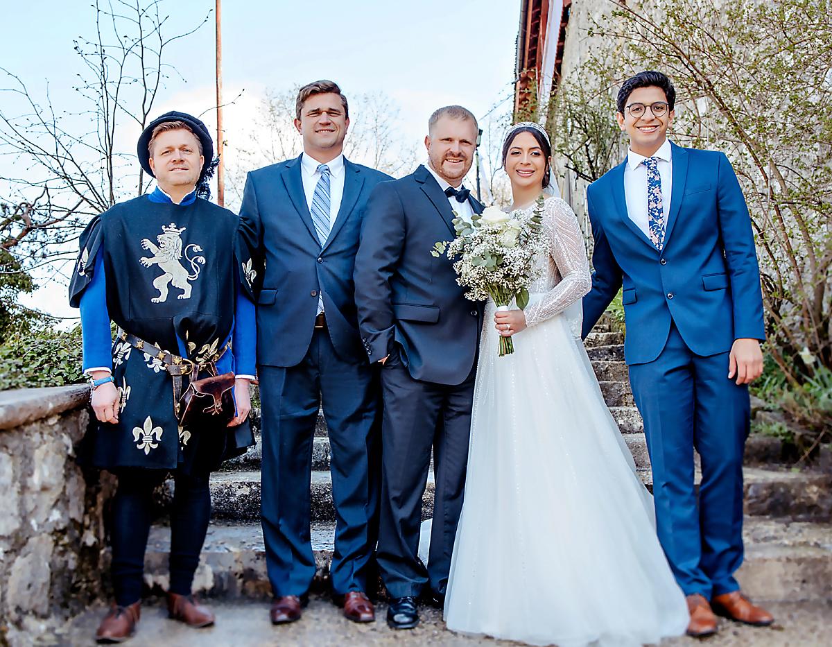 Christian, Ben y Kaleb Steinhauer con Gissela y Héctor Tábora 