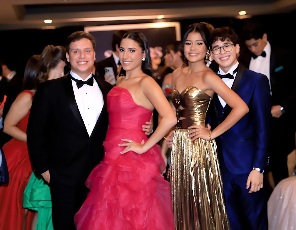 Fiesta de la prom 2025 de DelCampo School