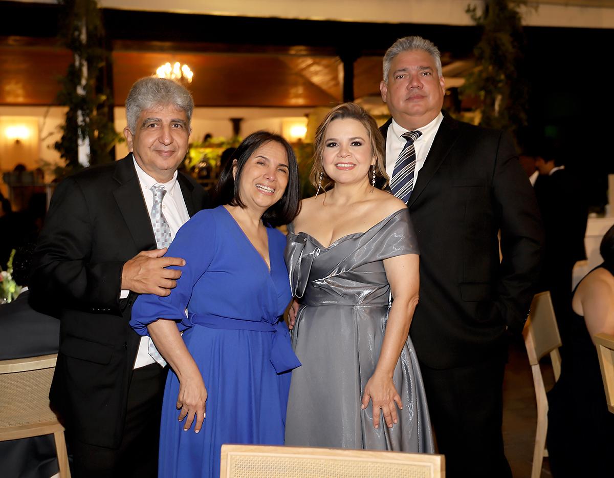 Elias Canahuati, Jill Anderson-Canahuati con Ligia Perez-Lanza, Jorge Lanza