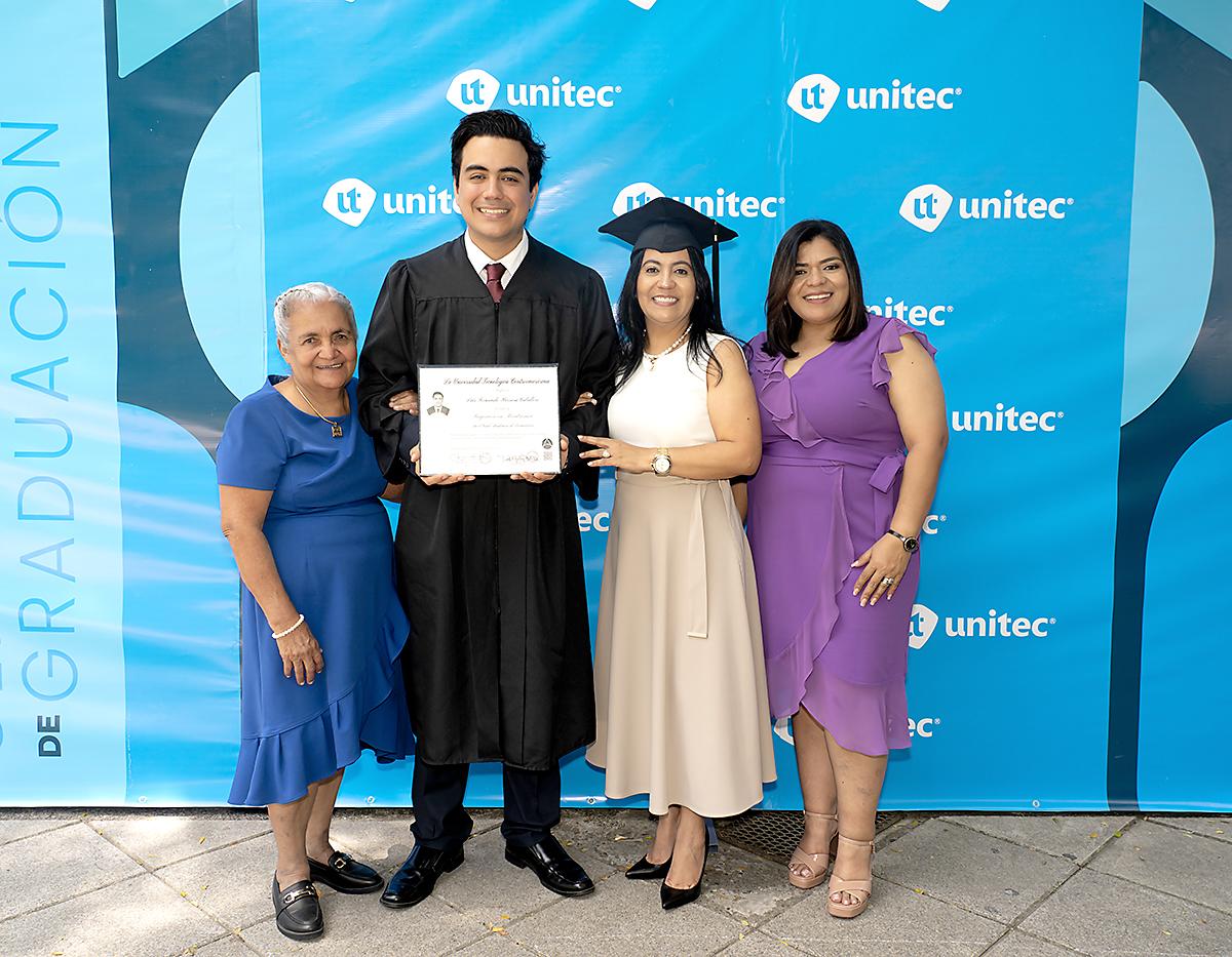 UNITEC SPS celebra la graduación de nuevos talentos y agentes de cambio