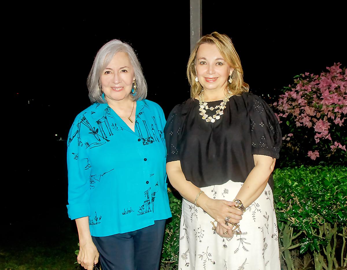 Norma D’Arcy y Martha Calderón.