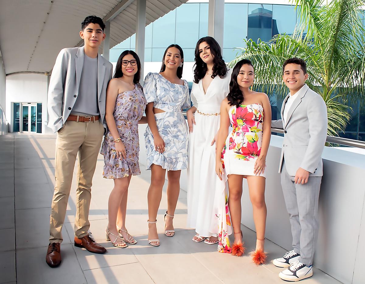 La generación 2023 de la Franciscan School de San Pedro Sula se reunió en el salónPulhapanzak del Copantl Hotel &amp; Convention Center para compartir un desayuno en sus últimos días de high school. En la imagen: Emilio Núñez, Valeria Meléndez, Valeria Serrano, Alicia Cuellar, RebecaTorres y Adrián Ordoñu