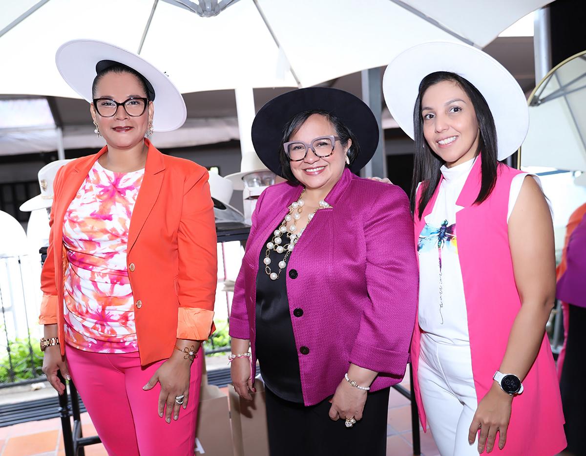 Jenny Almendares, y Lidia Jiménez. Jenny Almendares, y Lidia Jiménez.