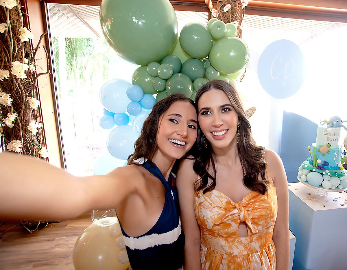 Sofía Pineda y Angie Pineda