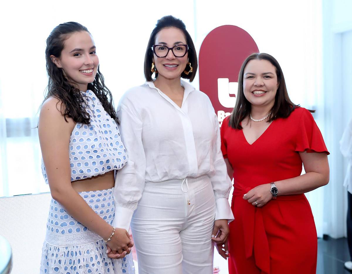 Banco Atlántida y The Violet celebran alianza con inauguración en Tegucigalpa