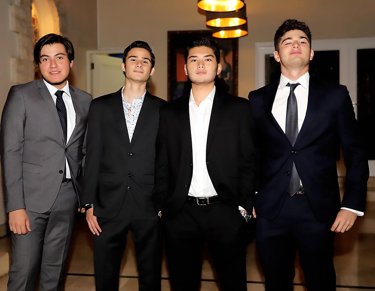 Senior Dinner 2023 de la Escuela Americana