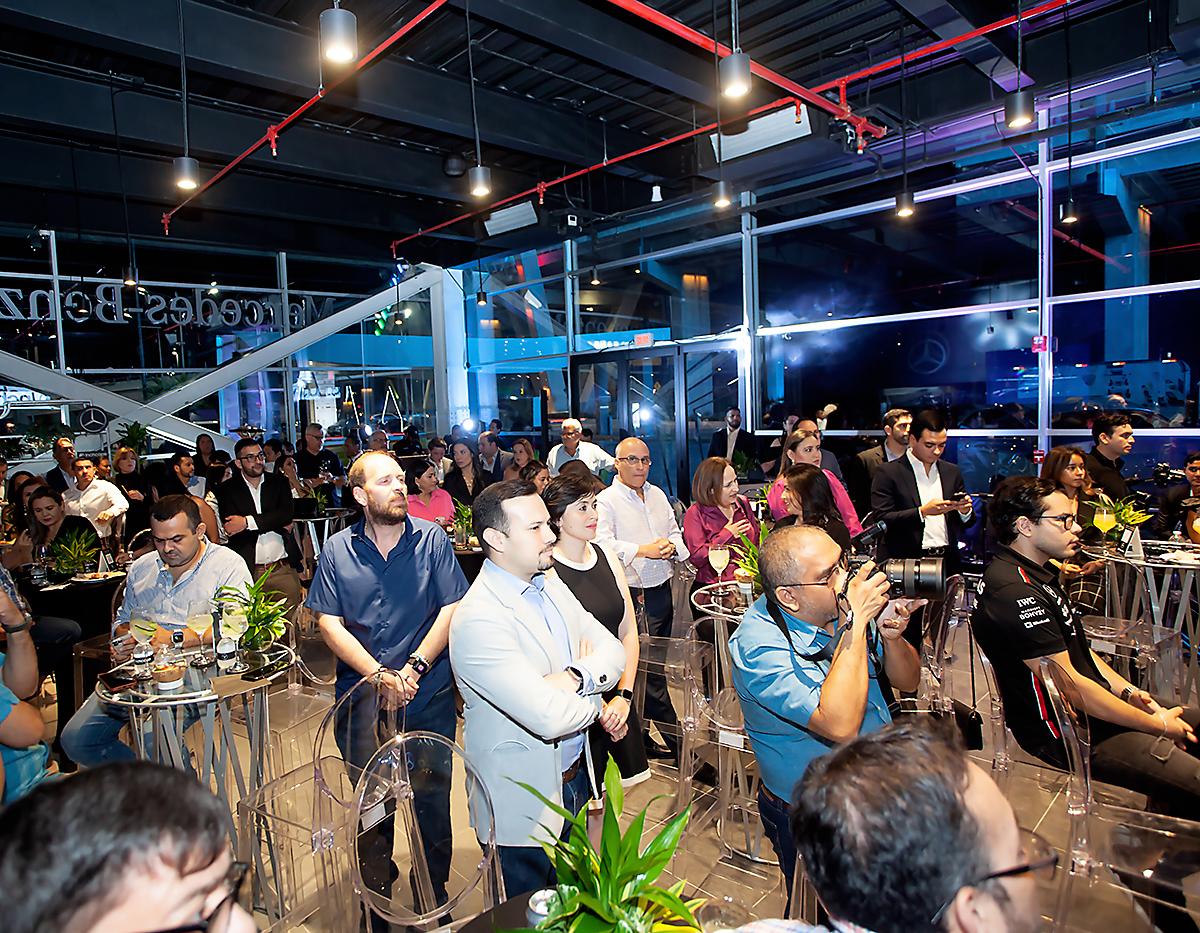 Inauguración sala de ventas Mercedes Benz
