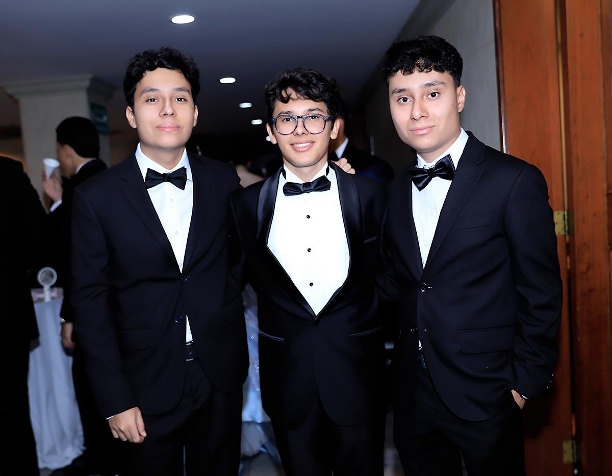 Guillermo Miguel Pineda, Ian Naira y Guillermo Jesus Pineda