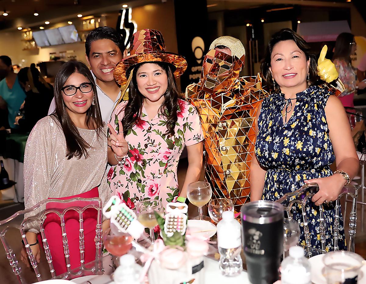 Yulissa Zelaya, José Luis Alvarenga, Jessy Amador y Marcia Vásquez