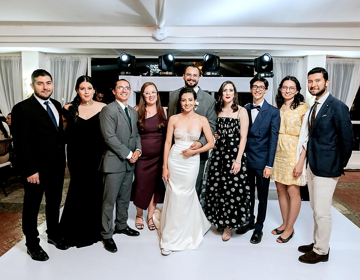 Andrés Barjum, Sofía Pereira, Benjamín Barahona, Caly Crouch, Paola Jiménez, Octavio Zavala, Bianca Isaias, Alberto Larios, Norma Peña y Moisés Hasbun