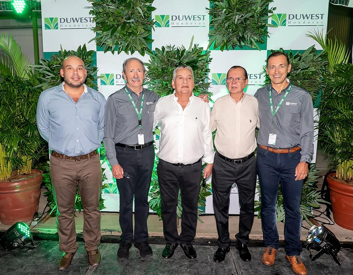 Ángel Bueno, Raimundo Riojas Encinas, Saúl Bueno, Nery Rivera y Raimundo Riojas Aguirre.