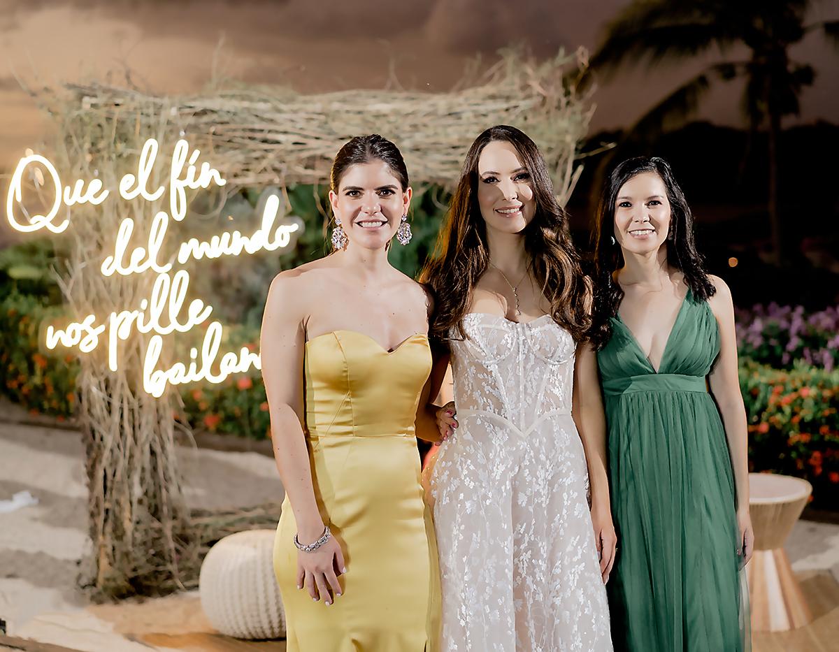 Andrea Kafati , Victoria Merlo y Daniela Merlo