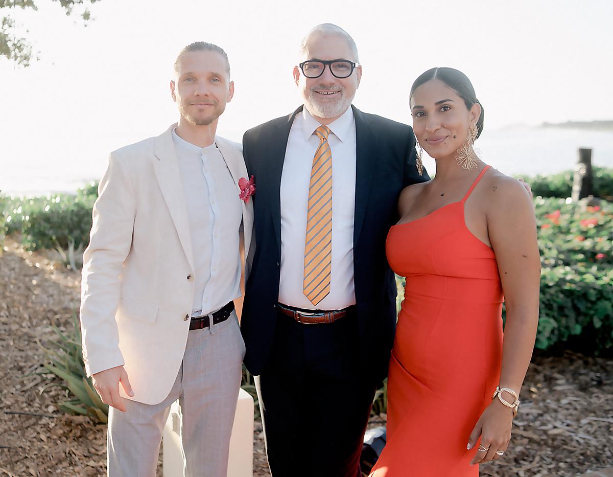 Anthony Hermans, David Bass e Ivania López