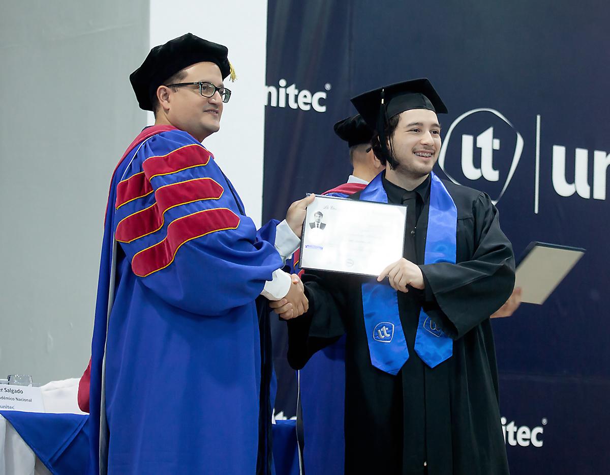 Graduaciones UNITEC 2024 en San Pedro Sula