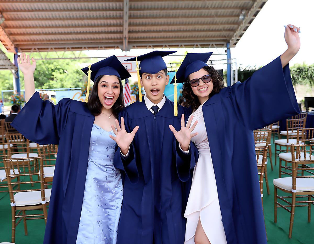 María José Zúniga, David Serpas y Ashley Mármol