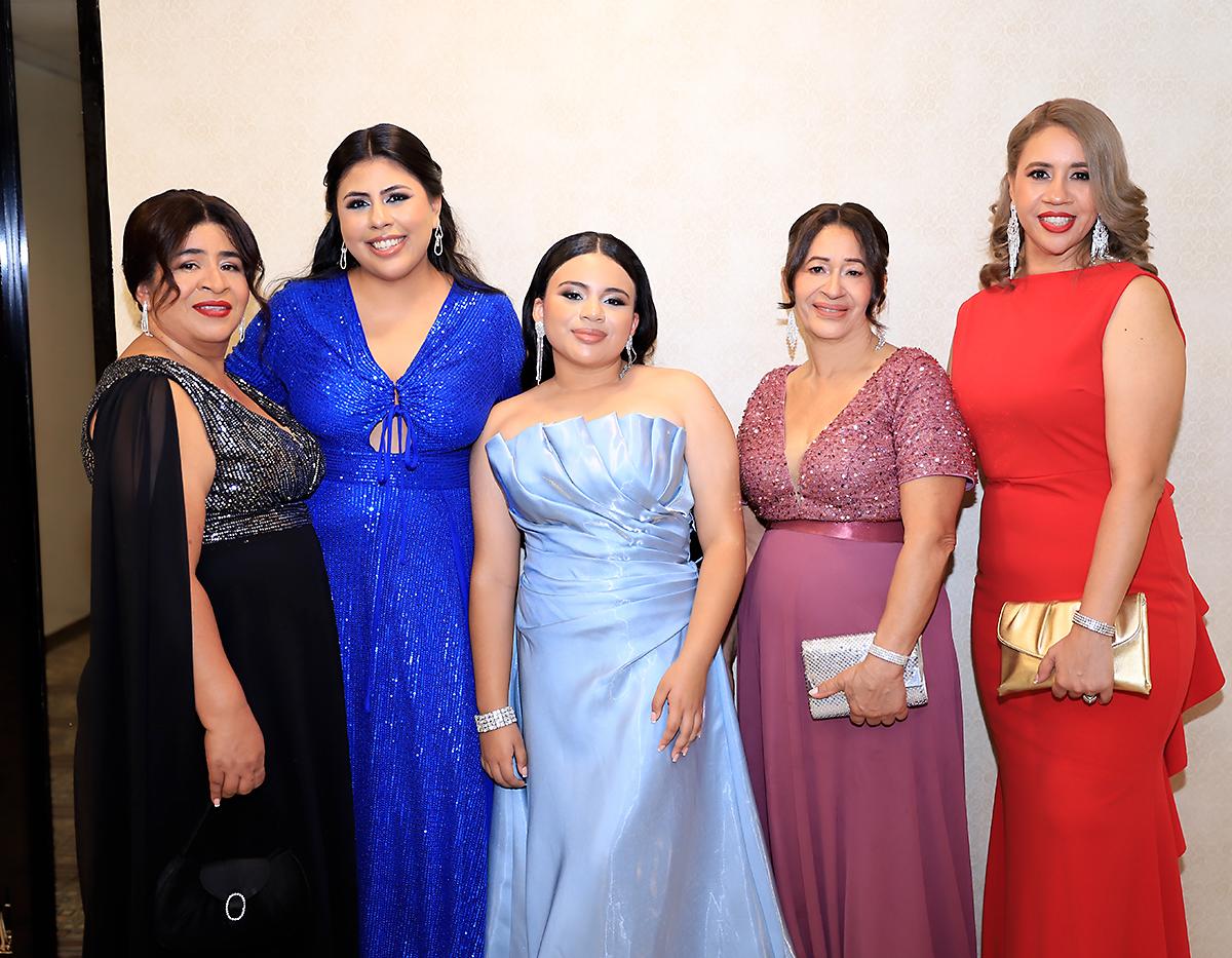 Invitados de la prom 2025 de Mayan School
